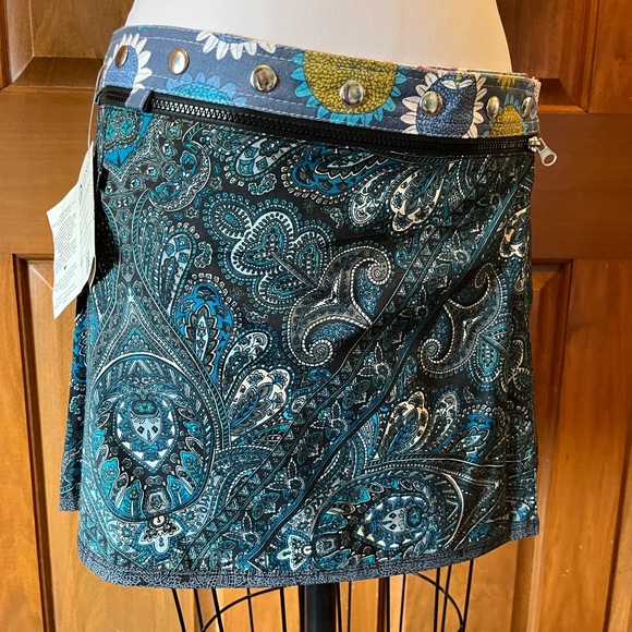 NWT Zand Amsterdam Reversible Wrap Skirt - Picture 2 of 3